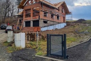 c9b83fc1-45fe-4fbc-bf84-e91de1e56fbf_8_11zon